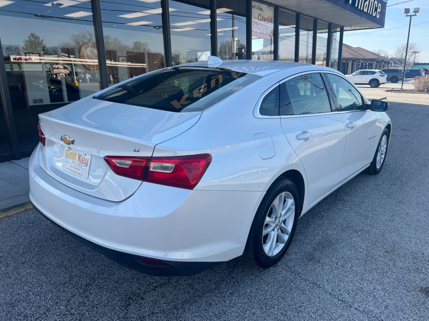 2016 Summit White Chevrolet Malibu 1LT (1G1ZE5ST2GF) with an 1.5L L4 DOHC 16V engine, 6-Speed Automatic transmission, located at 1633 W Kimberly, Davenport, IA, 52806, (563) 323-5341, 41.559456, -90.598732 - Photo#3